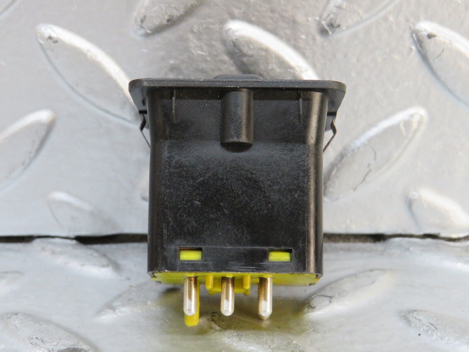 28344 Mercedes-Benz S123 240D Wagon Mirror Control Switch Hella 2018200610