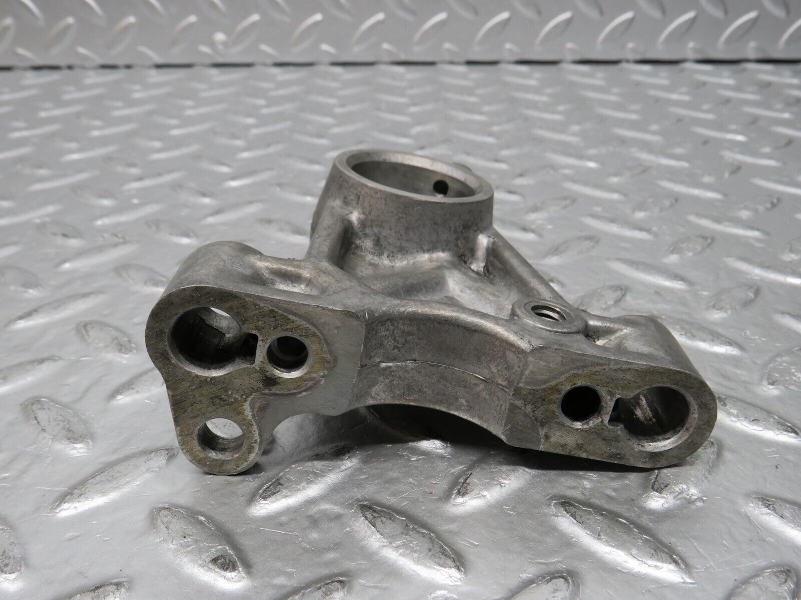 31064 Mercedes-Benz W123 200D Camshaft Tower Bearing Set 6160510612 6160510710