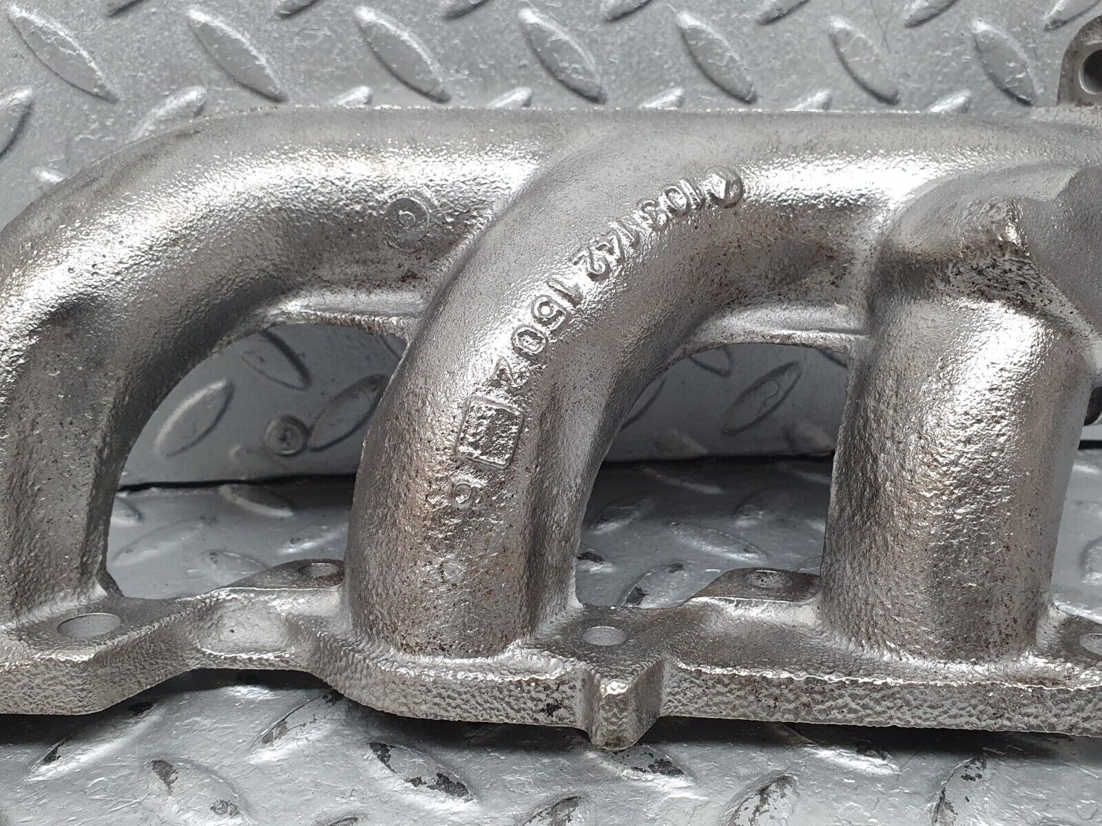 41201 Mercedes-Benz W126 300SE Exhaust Manifold Cylinder 1-3 1031421502