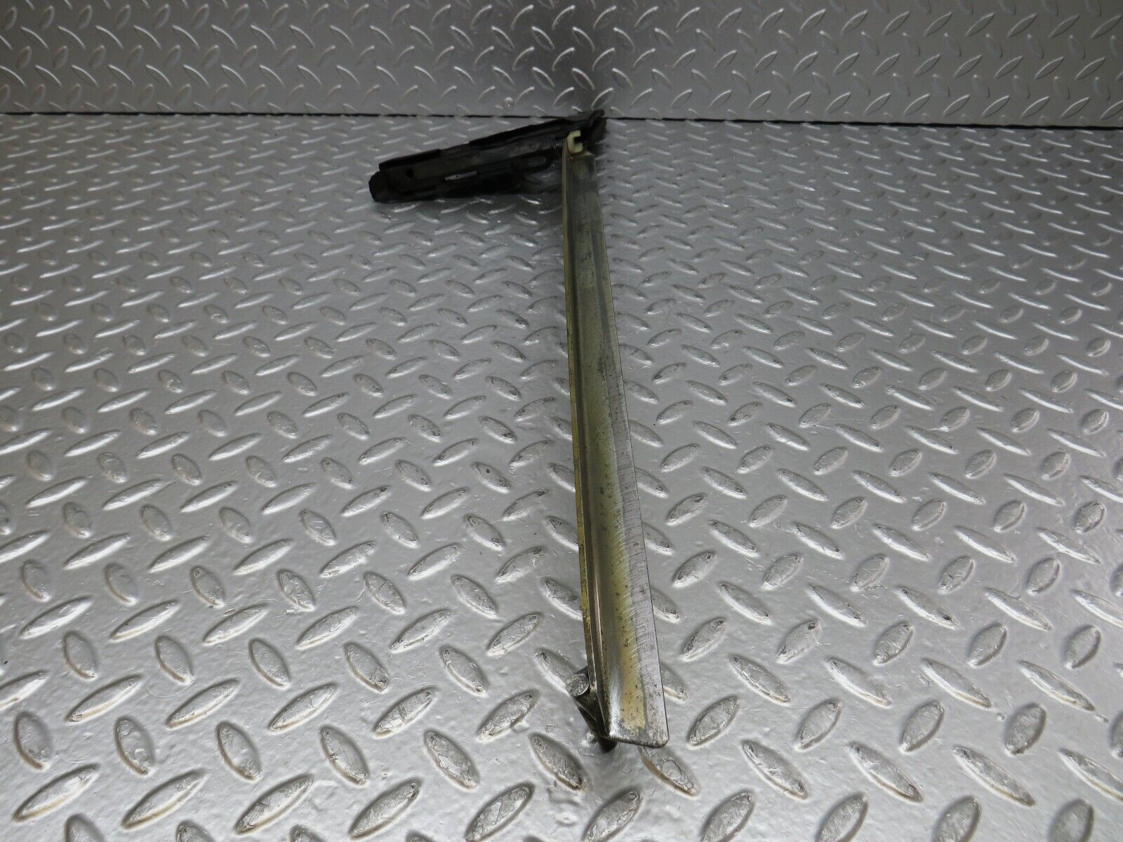 34461 Mercedes-Benz C126 380SEC Front Left Door Window Channel 1267250141