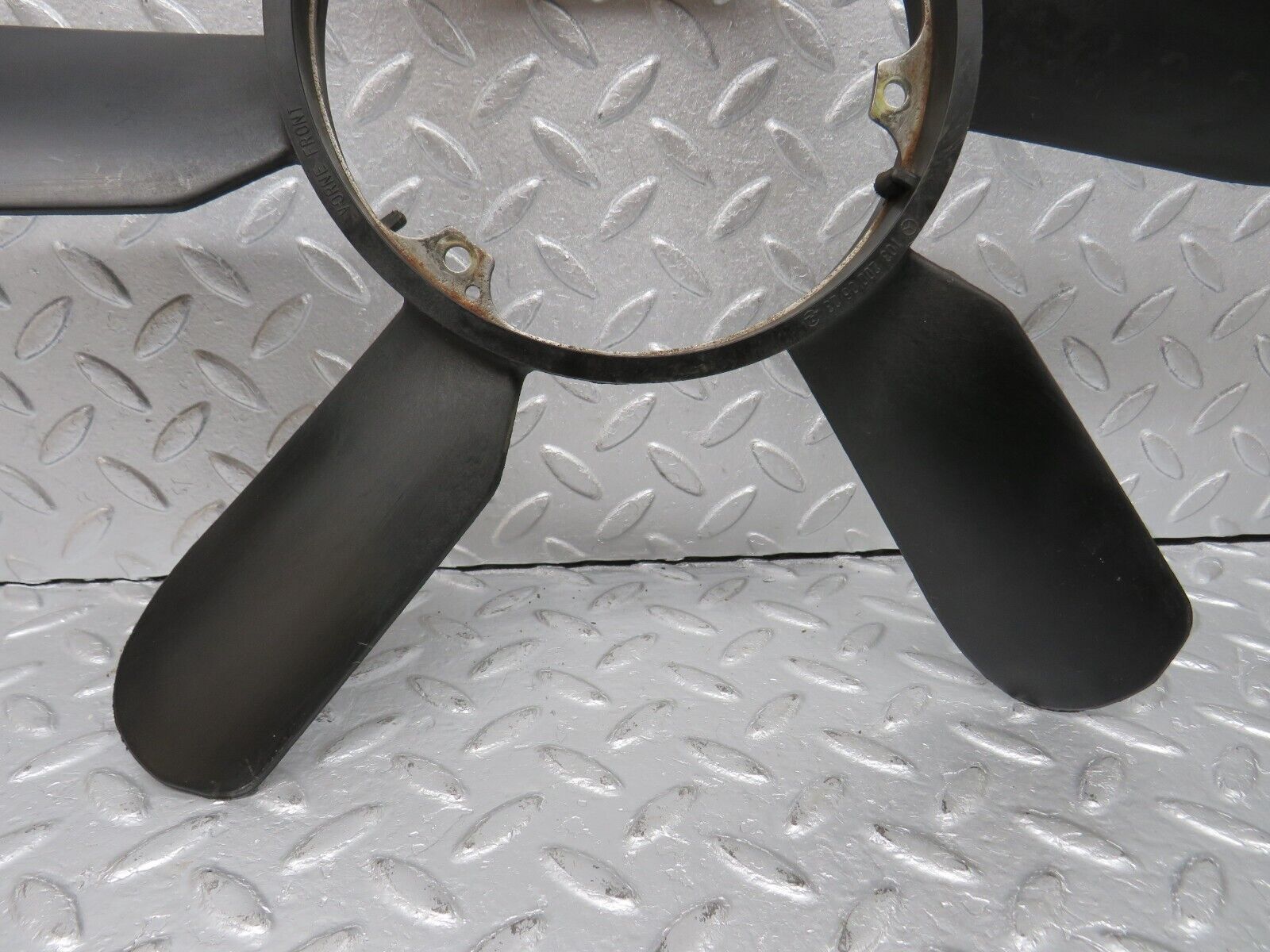 39444 Mercedes-Benz R129 320SL Coupe Engine Cooling Fan 1032000623