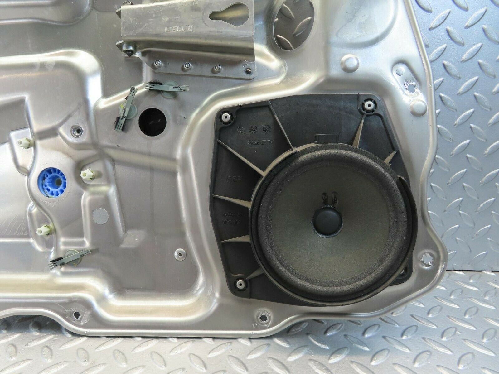 11168 Mercedes-Benz W221 S320 Front Left Door Window Regulator 2218203202