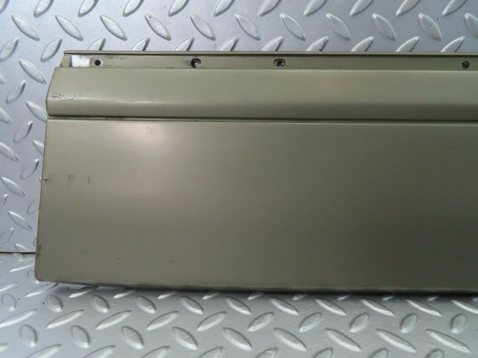 8877 Mercedes-Benz W126 Front Right Door Moulding 1266903840