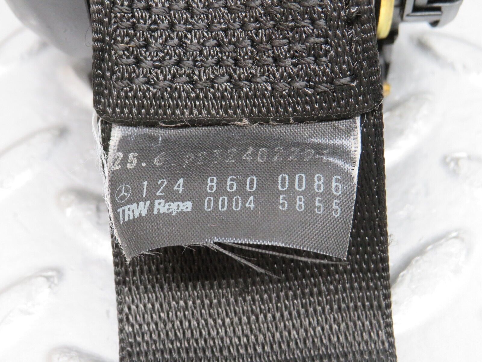 30560 Mercedes-Benz W124 230E Rear Seat Belt & Buckles 1248600086 1248608585