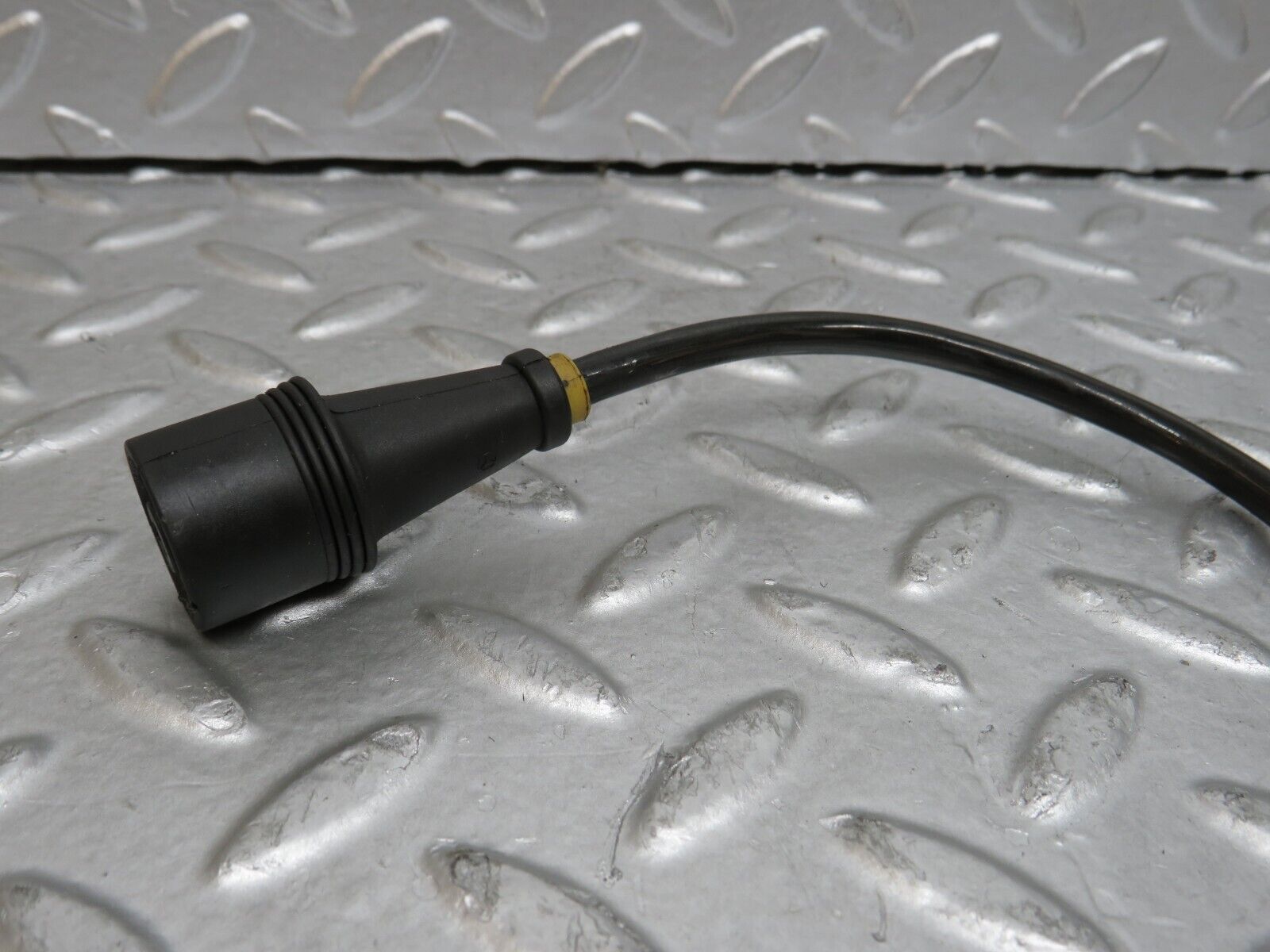 29591 Mercedes-Benz W124 230E ABS Sensor 0265001110