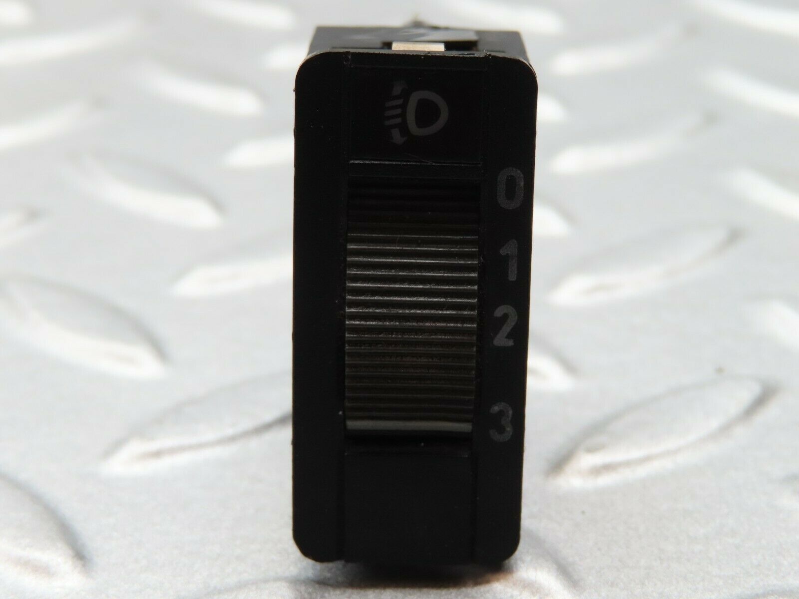 4445 Mercedes-Benz W123 230E Headlight Level Switch 0008000473