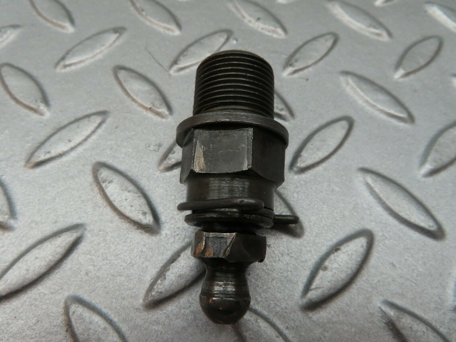 3541 Mercedes-Benz W108 280SE Ball Studs For Rocker Arm Mounting (Timing)