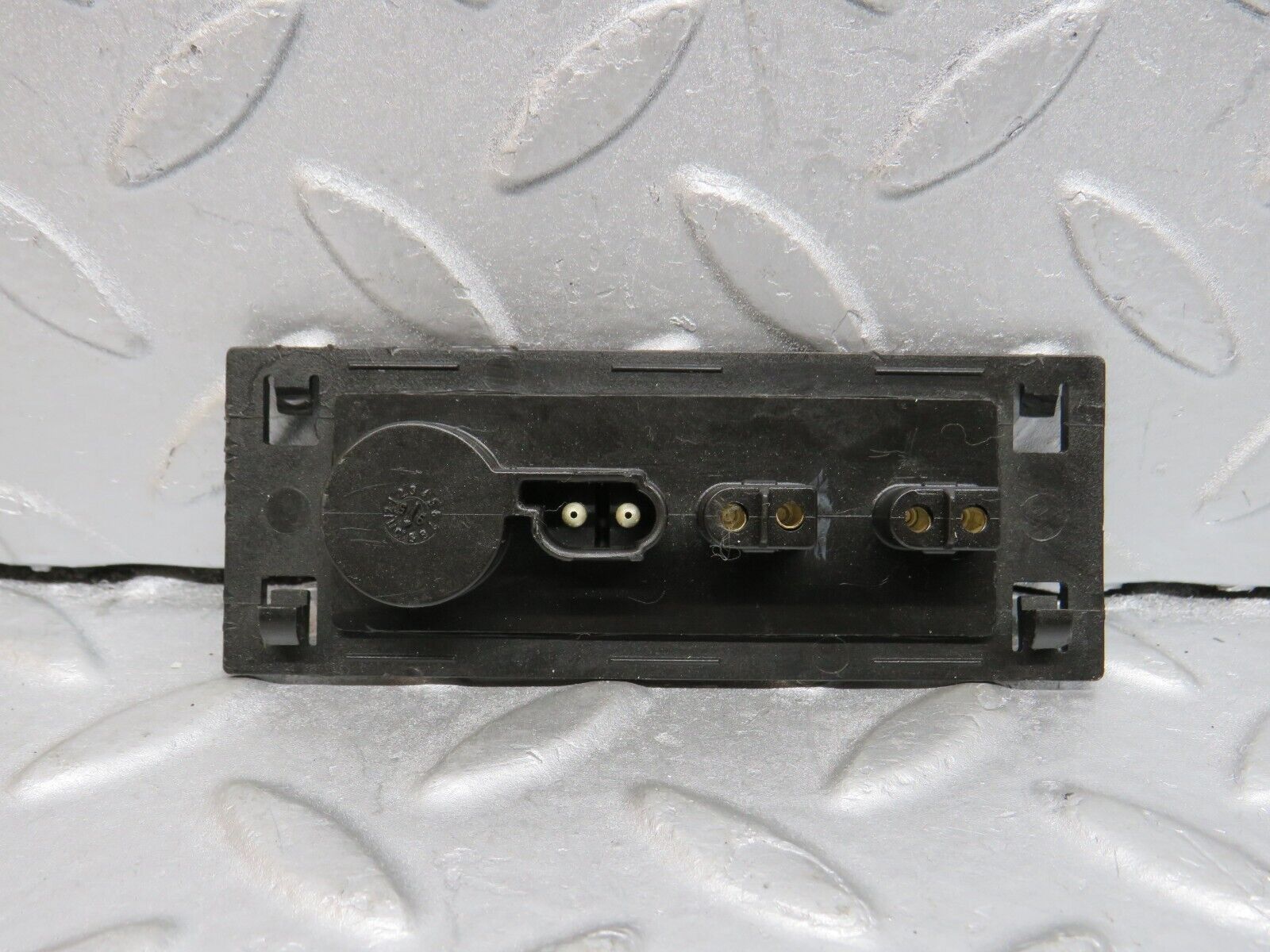 39633 Mercedes-Benz R129 320SL Coupe Windscreen Washer Nozzle Connector 1268201111