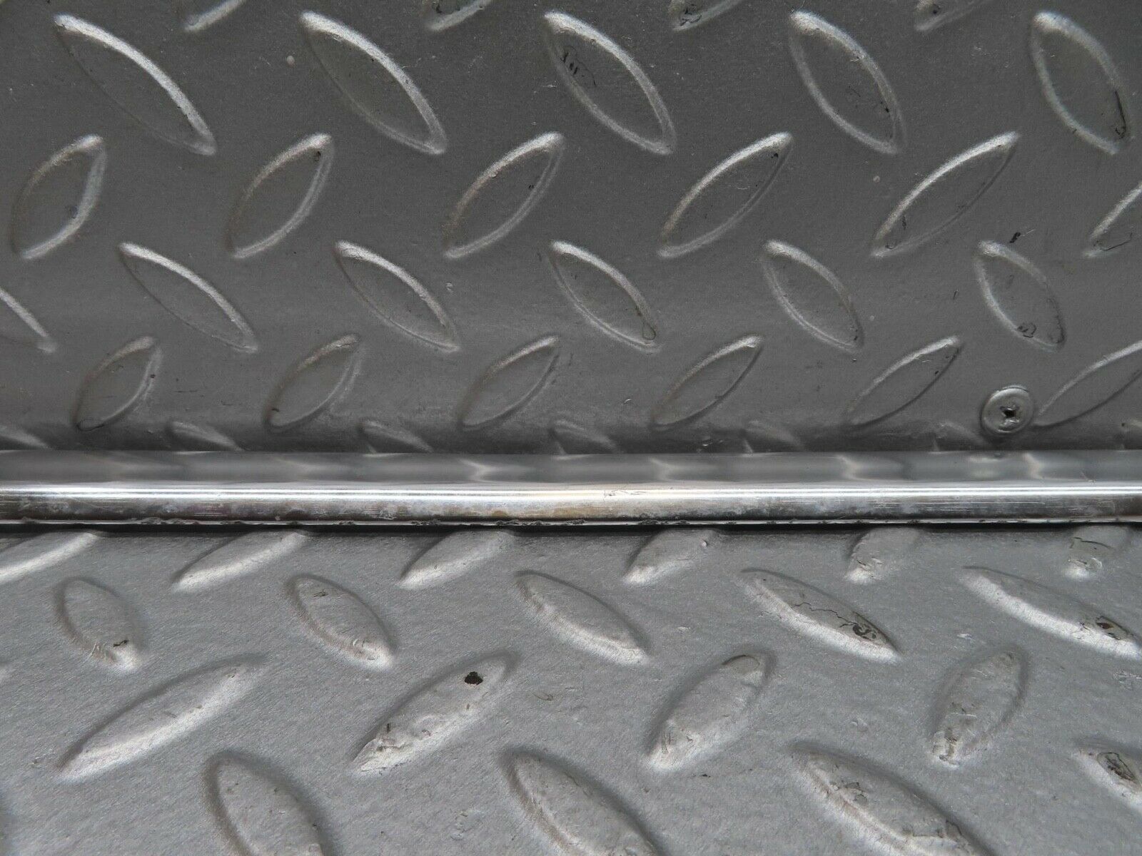 13600 Mercedes-Benz W123 200 Front Left Door Chrome Moulding Trim