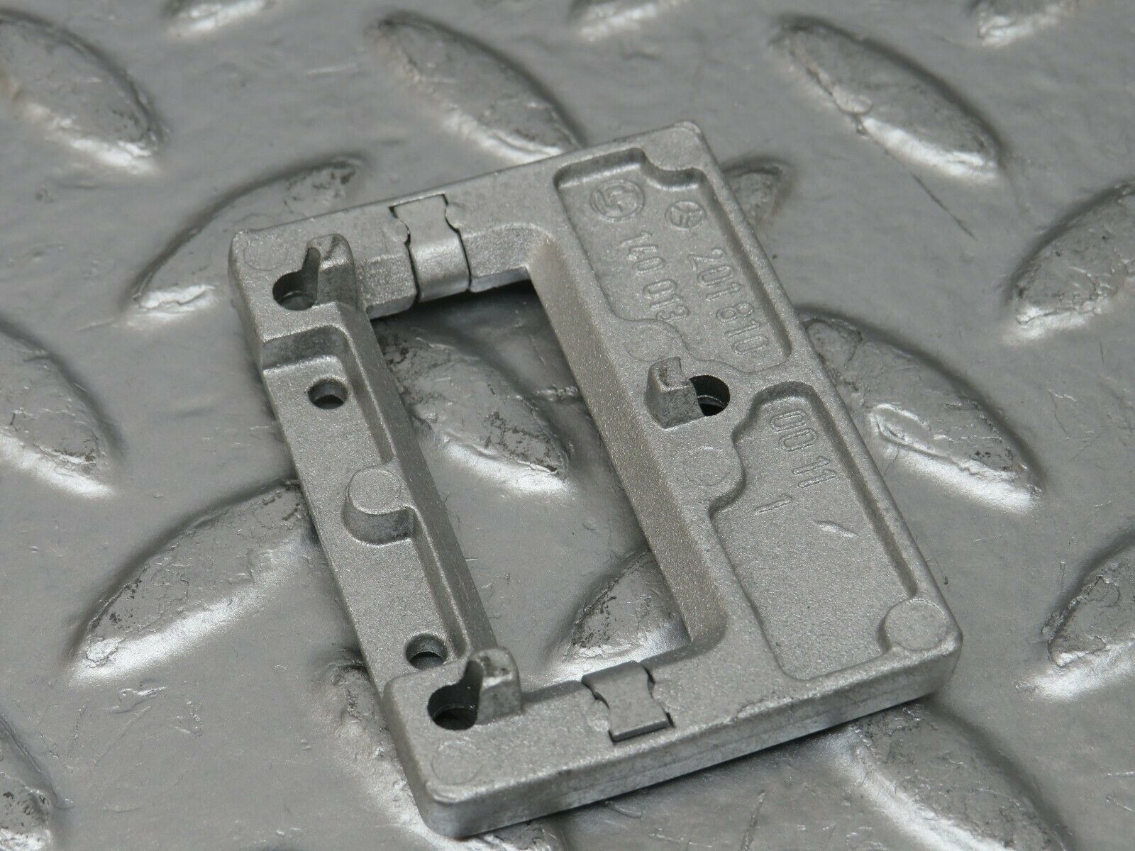 24396 Mercedes-Benz S124 220TE Wagon Rear View Mirror Bracket 2018100011