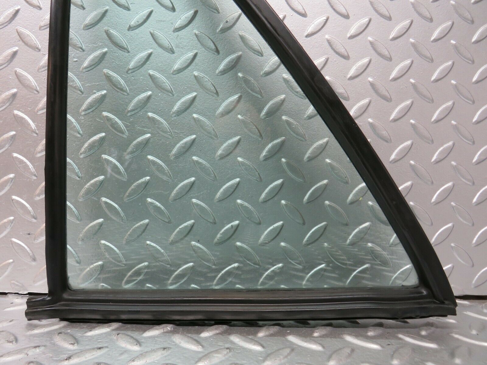 23361 Mercedes-Benz W116 350SE Rear Left Quarter Window 1167350124