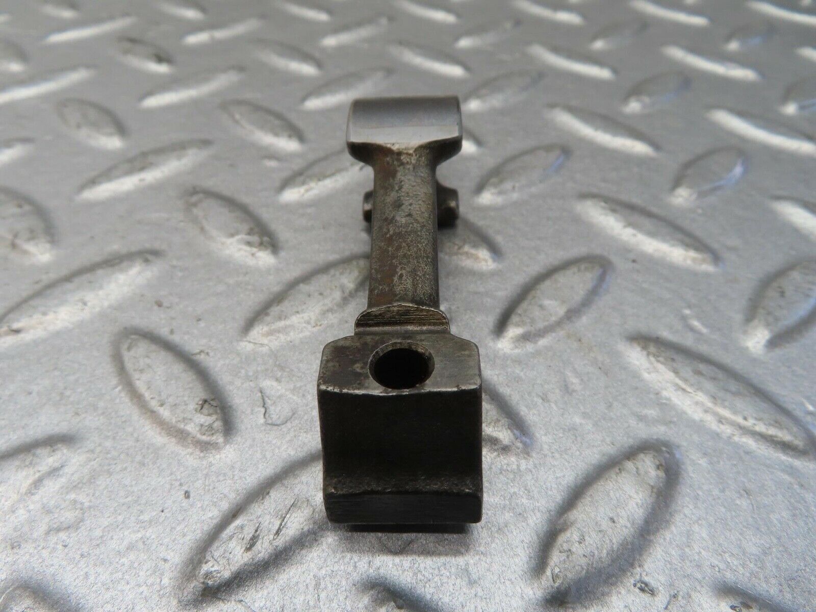 13377 Mercedes-Benz W111 230S Valve Rocker Arm With Retaining Spring