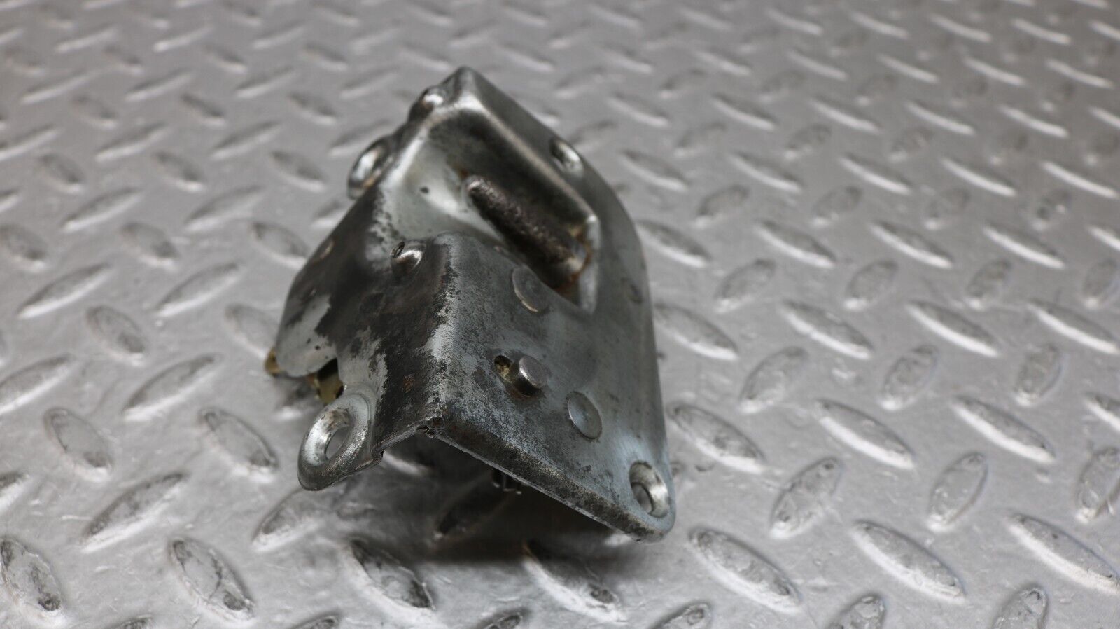 37268 Mercedes-Benz W109 300SEL Rear Right Door Lock Mechanism