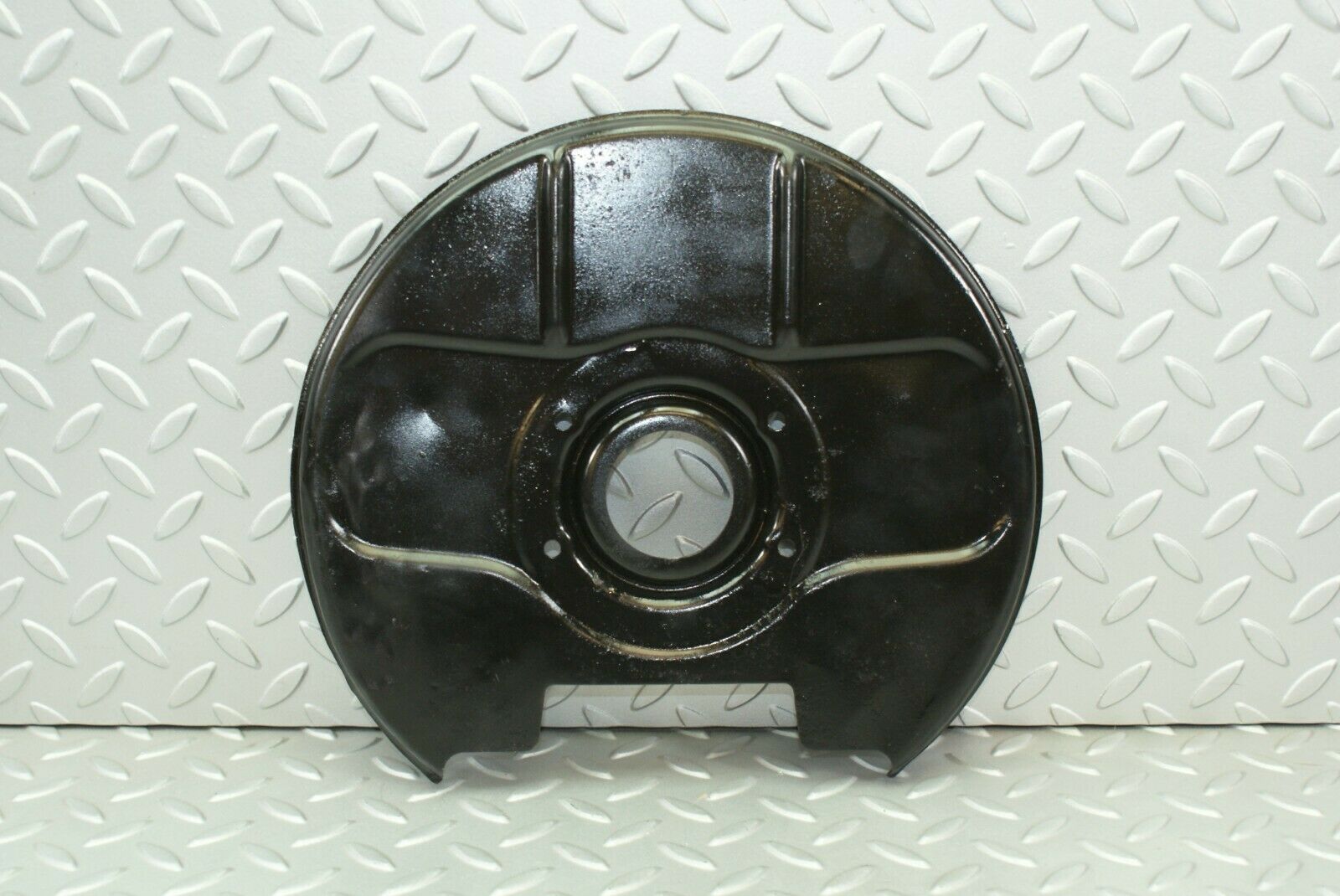 3208 Mercedes-Benz W115 220D Rear Brake Disc Protection Plate