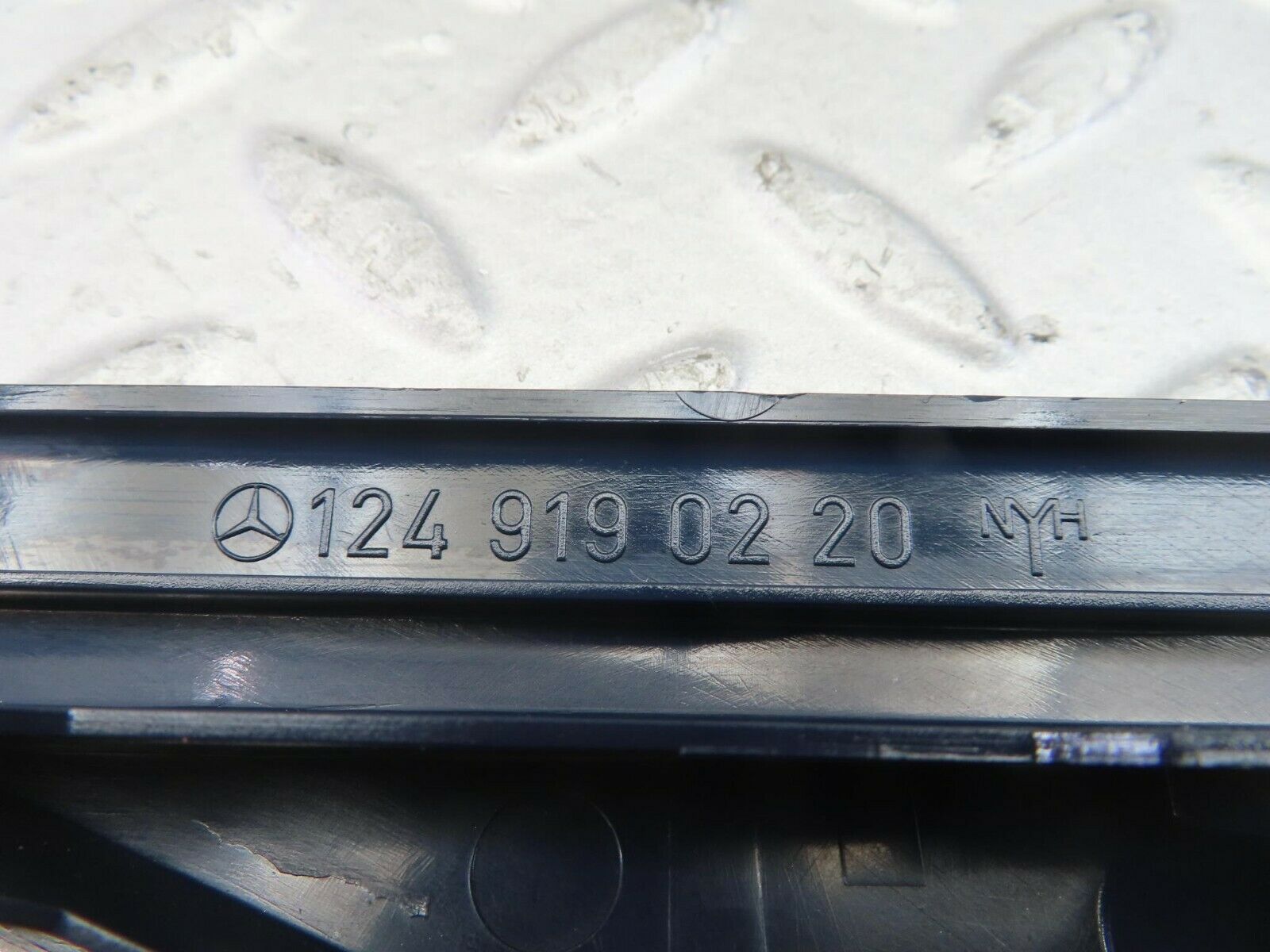 10330 Mercedes-Benz W201 190E Front Right Seat Cover 1249190220