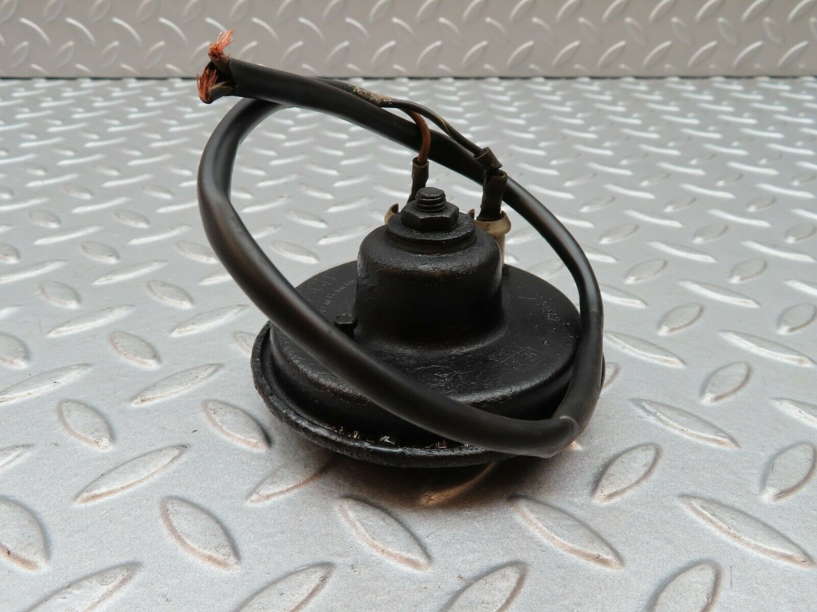 4030 Mercedes-Benz S123 200T Wagon Horn Bosch