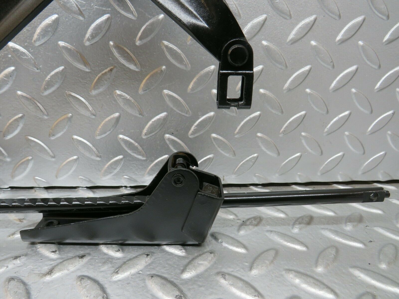 23609 Mercedes-Benz W114 280E Handbrake Regulator