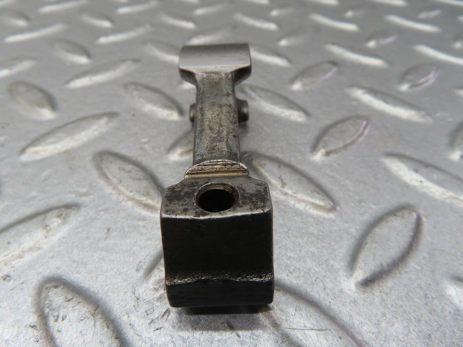 13379 Mercedes-Benz W111 230S Valve Rocker Arm With Retaining Spring