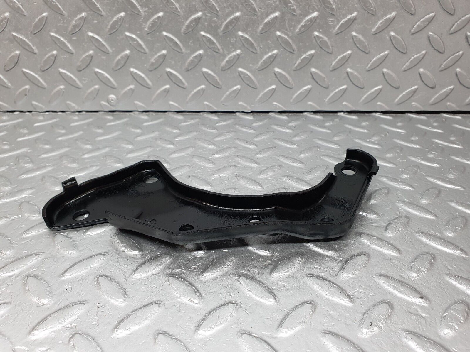 41505 Mercedes-Benz W124 200E Power Steering Pump Bracket