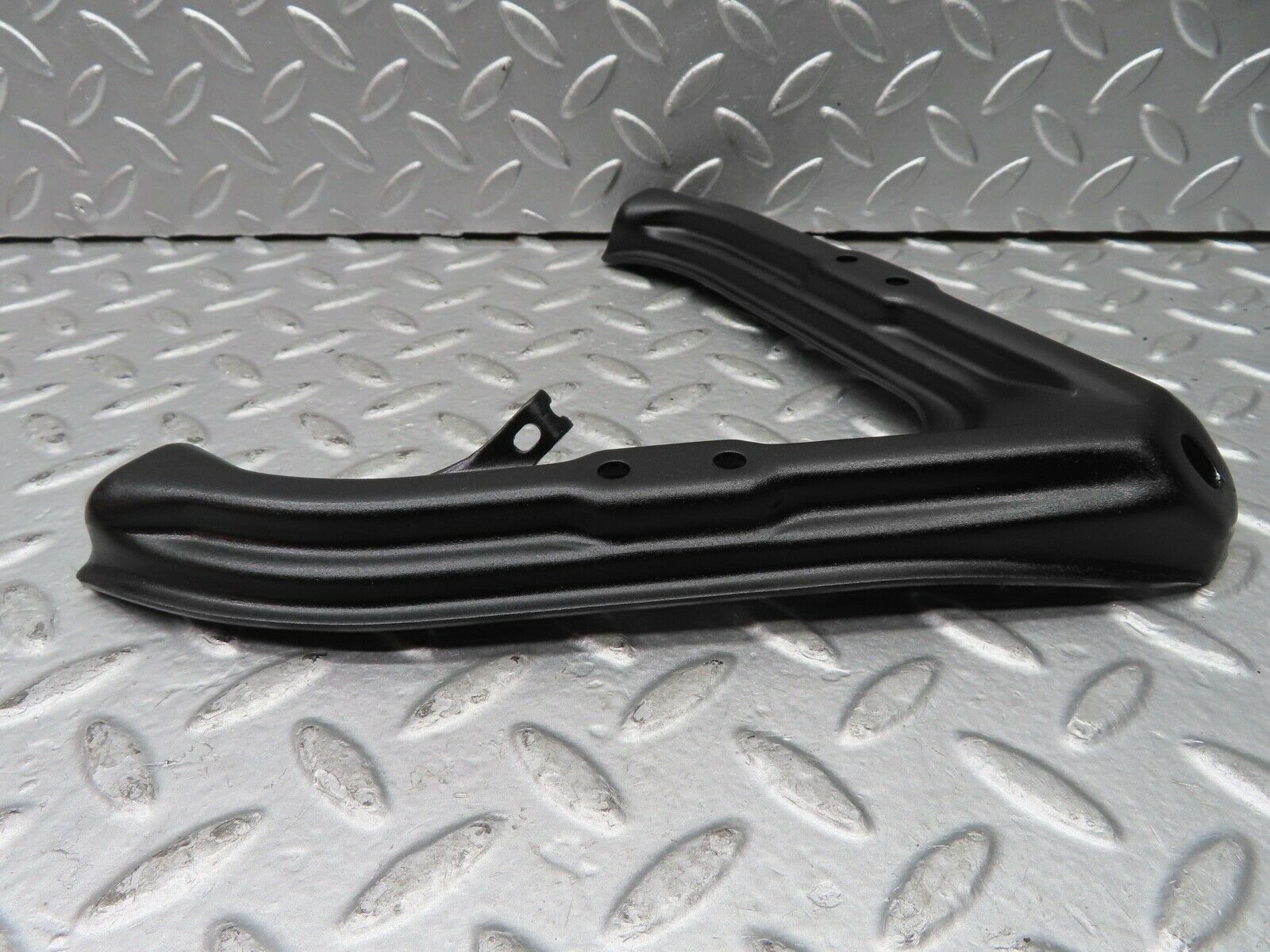 21288 Mercedes-Benz W123 230E Air Intake Manifold Bracket