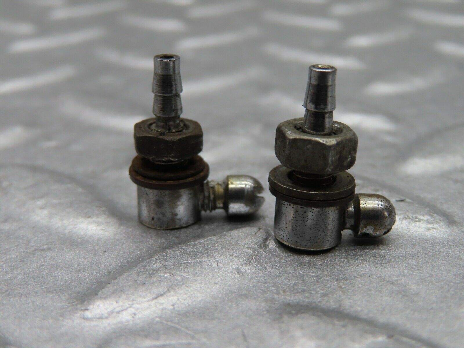 19817 Mercedes-Benz W121 190b Ponton Windscreen Washer Nozzle