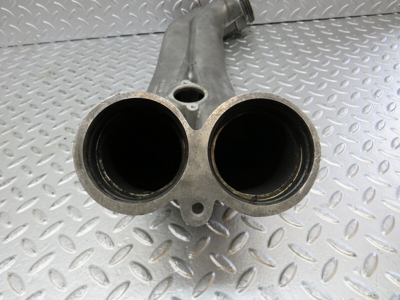 27770 Mercedes-Benz S124 300TE Wagon Air Intake Pipe 6061410604