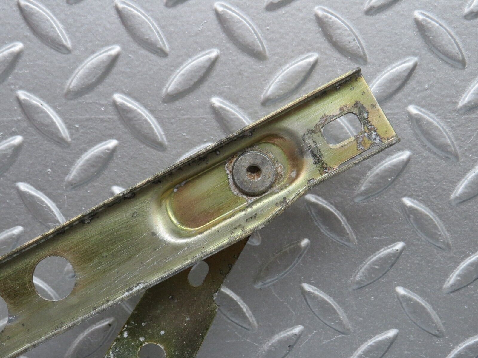 36862 Mercedes-Benz C126 420SEC Right Door Power Window Regulator 1267202646 1267250411