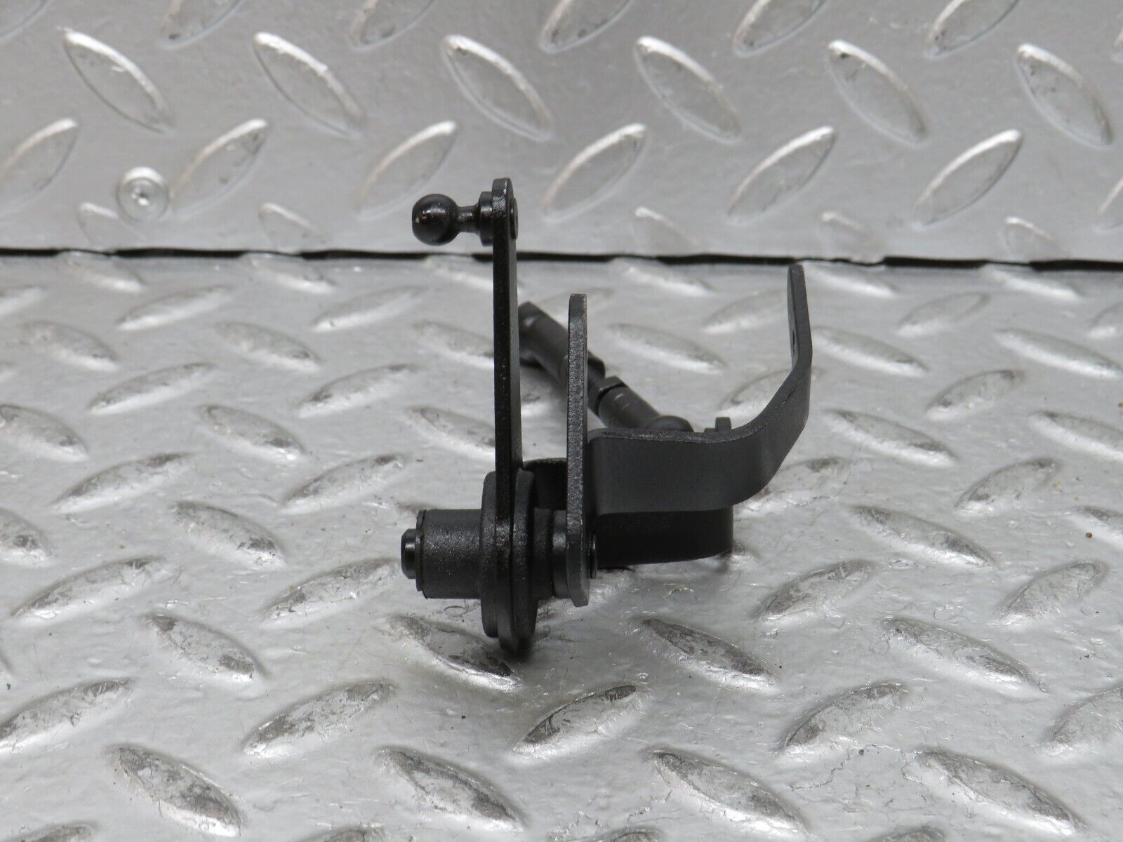 28087 Mercedes-Benz W123 280E Throttle Linkage