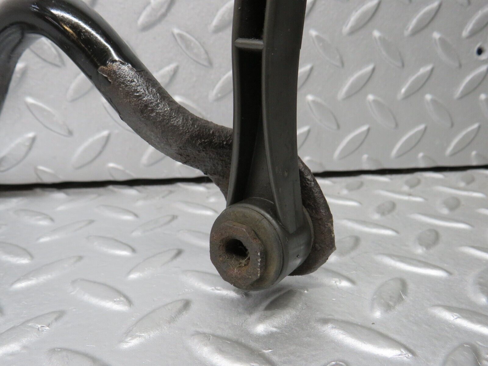 38173 Mercedes-Benz A124 320E Cabriolet Anti Roll Bar Rear Axle 1243260116