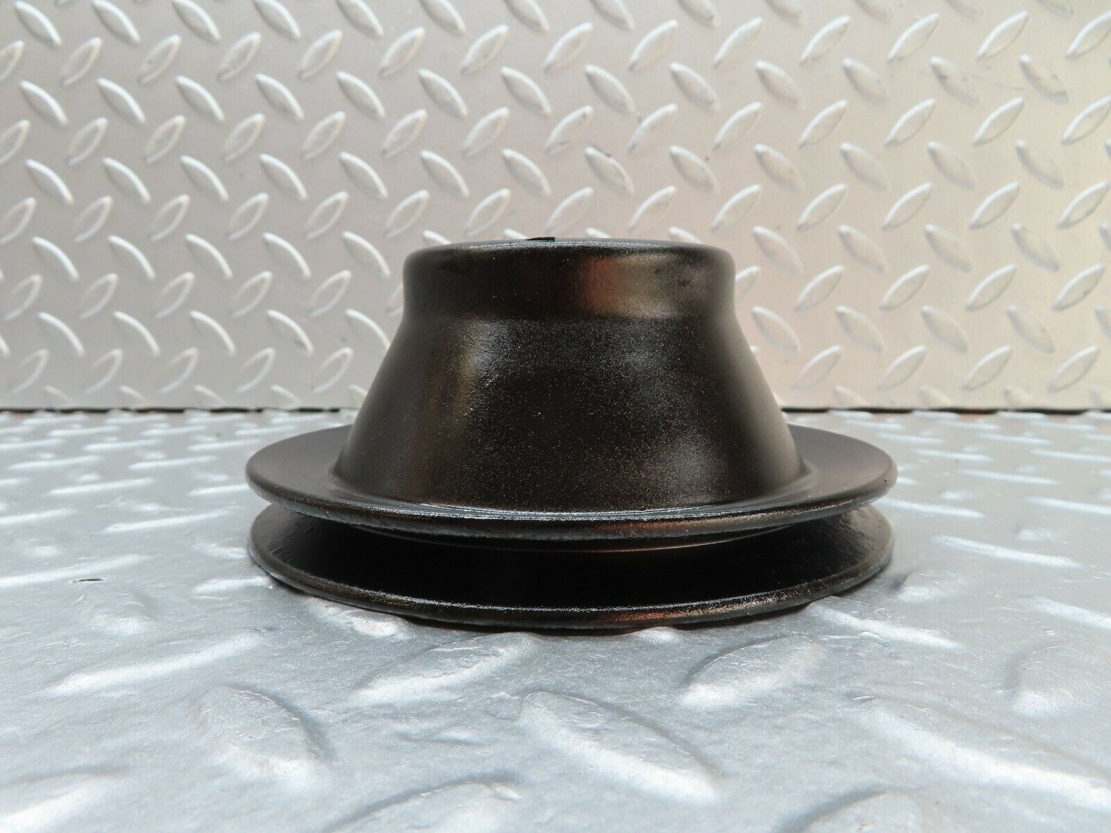 17988 Mercedes-Benz W123 200 Water Pump Pulley