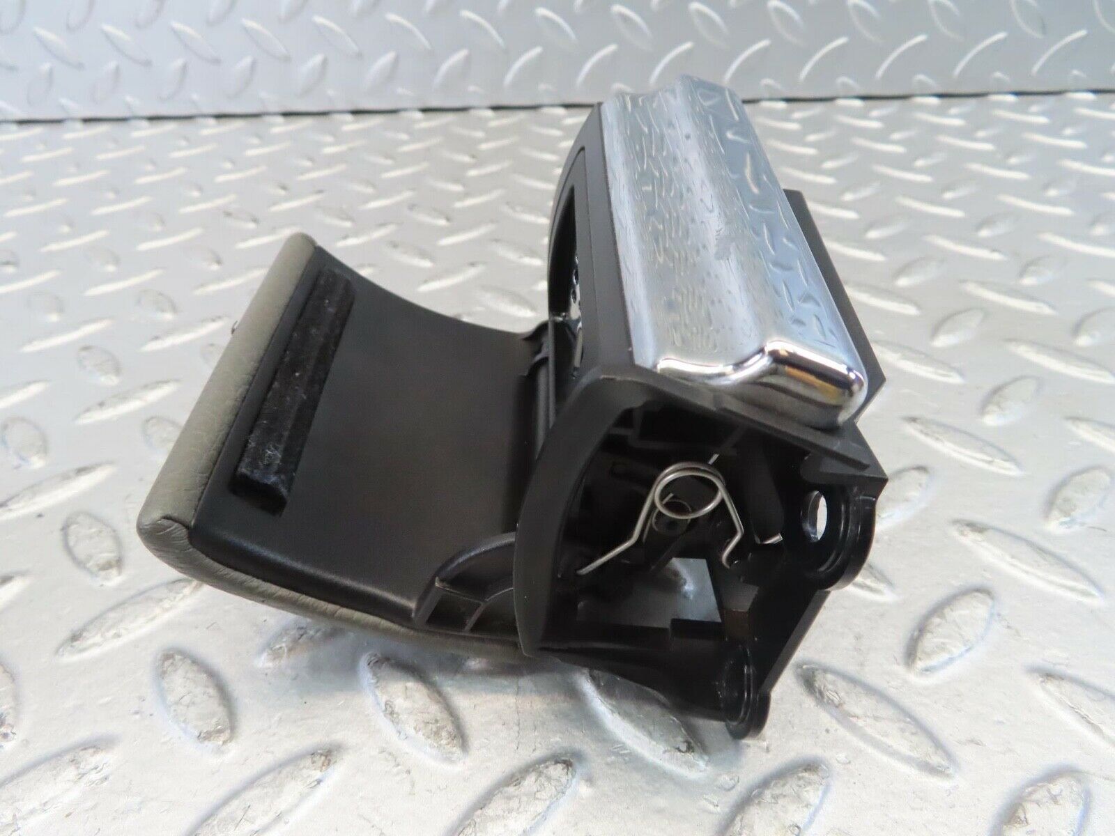 11123 Mercedes-Benz W221 S320 Ashtray Rear Right Door 81272002