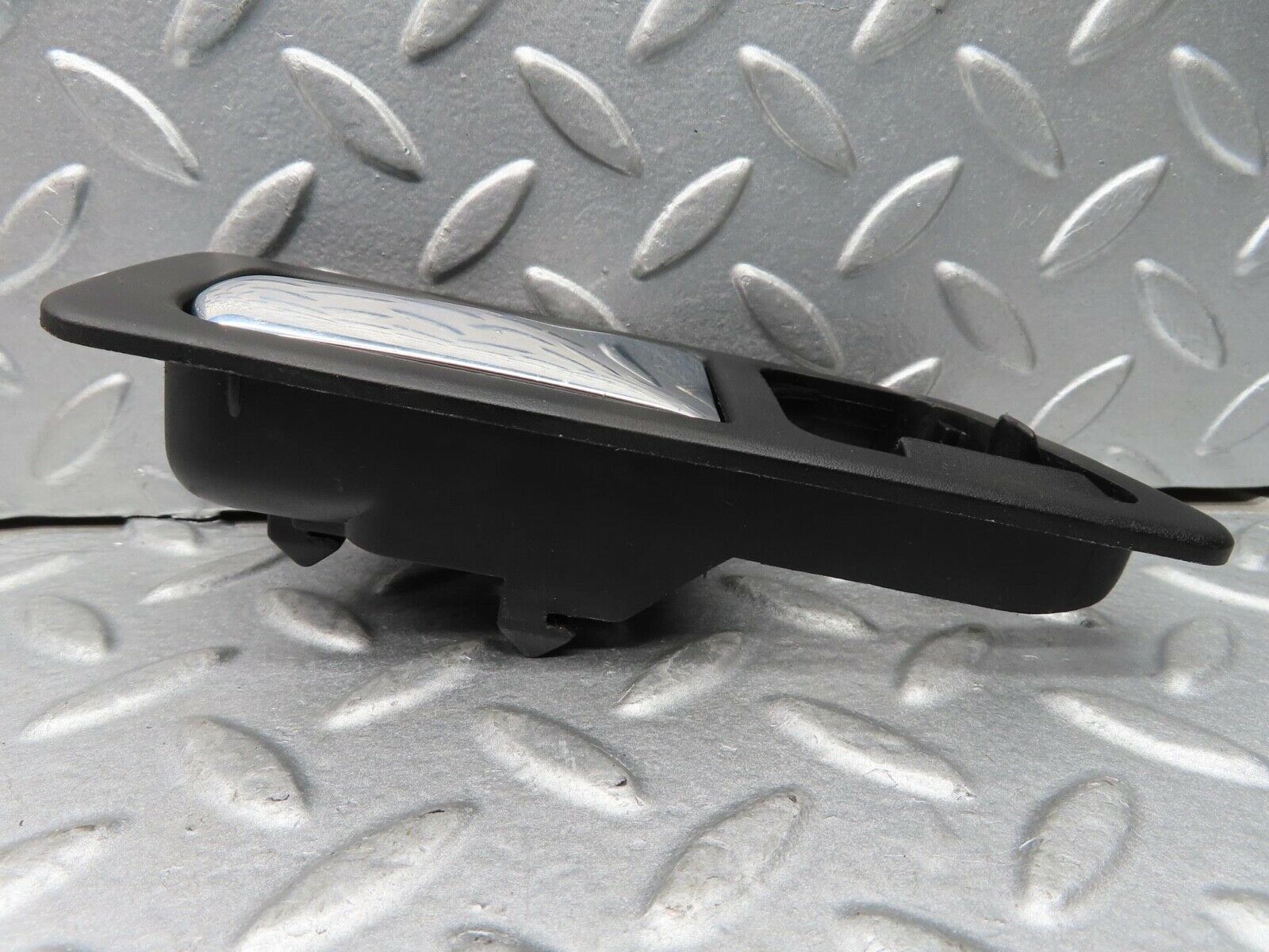 14584 Mercedes-Benz W201 190E Right Interior Door Handle 2017660264