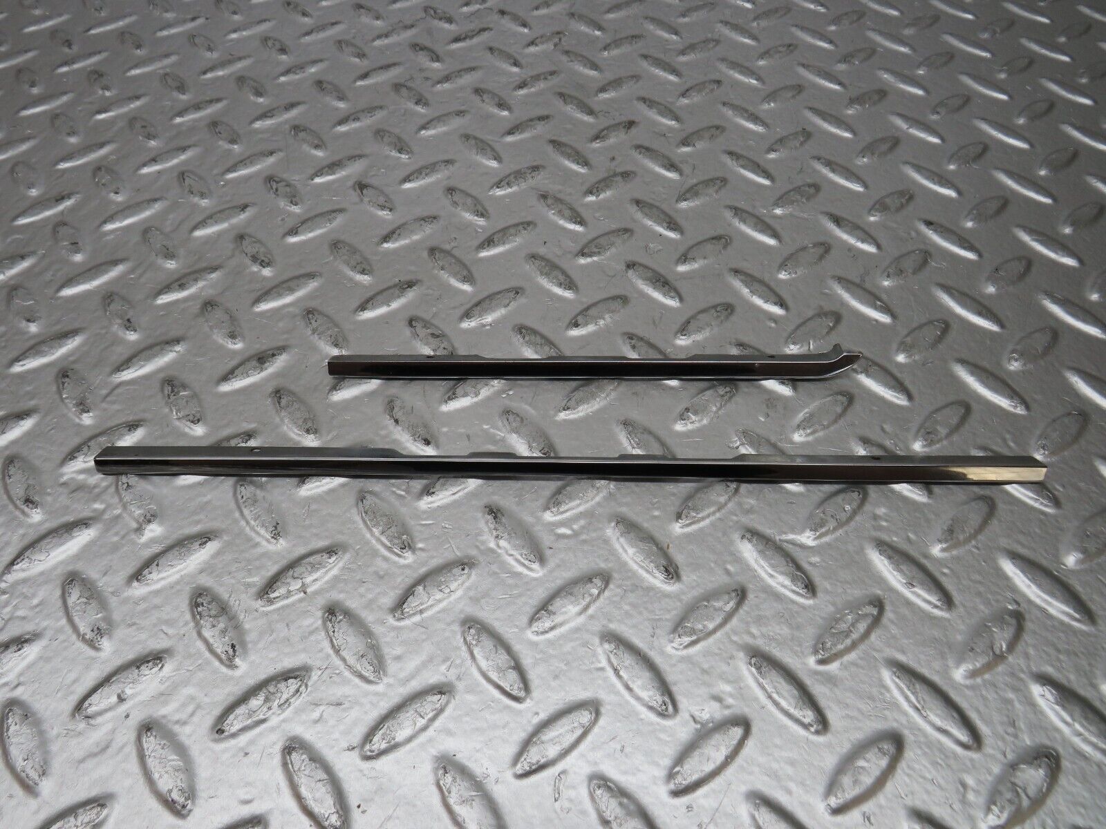 26179 Mercedes-Benz W116 450SE Dashboard Chrome Trim