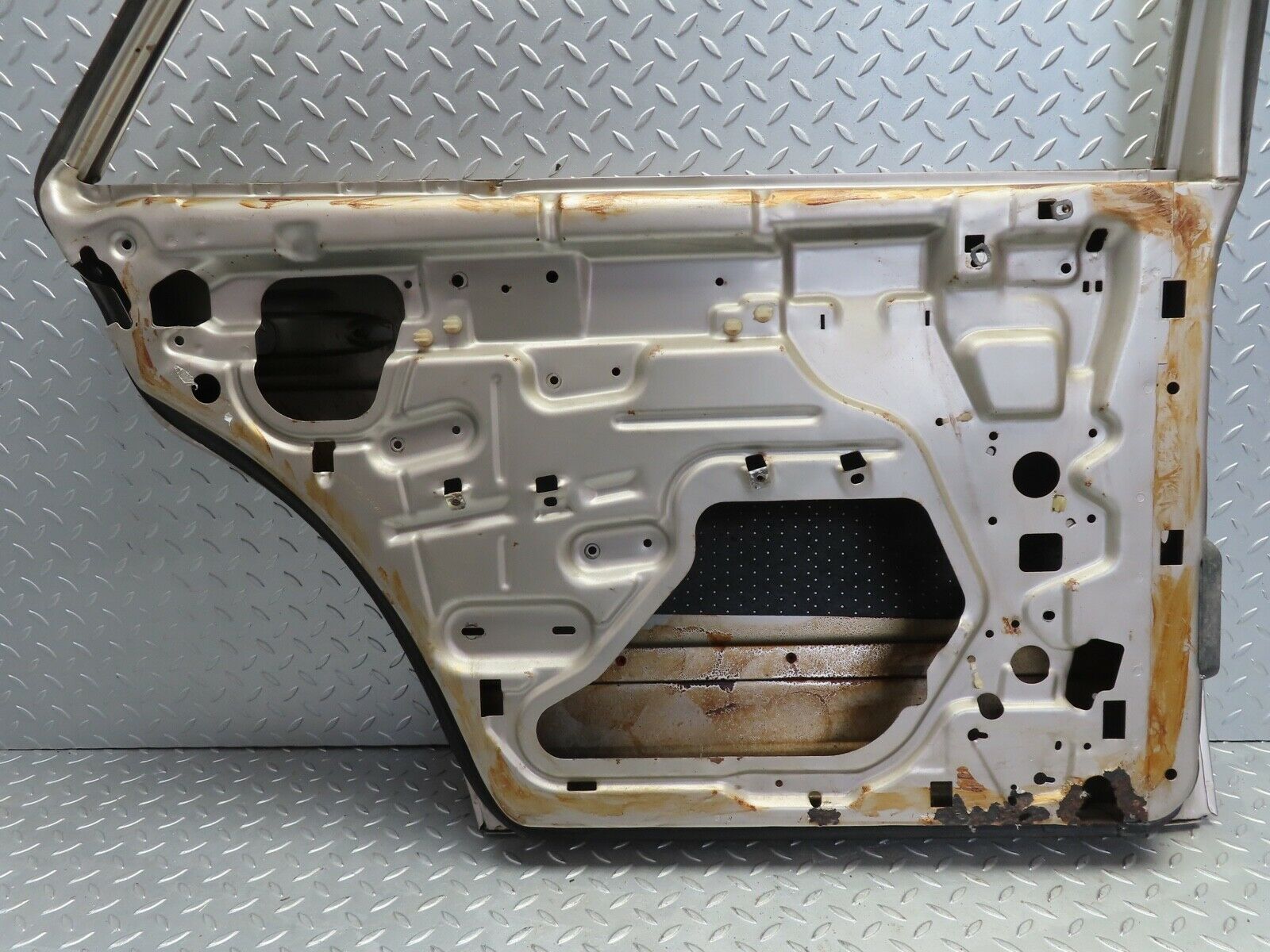 21534 Mercedes-Benz W126 300SE Rear Left Door