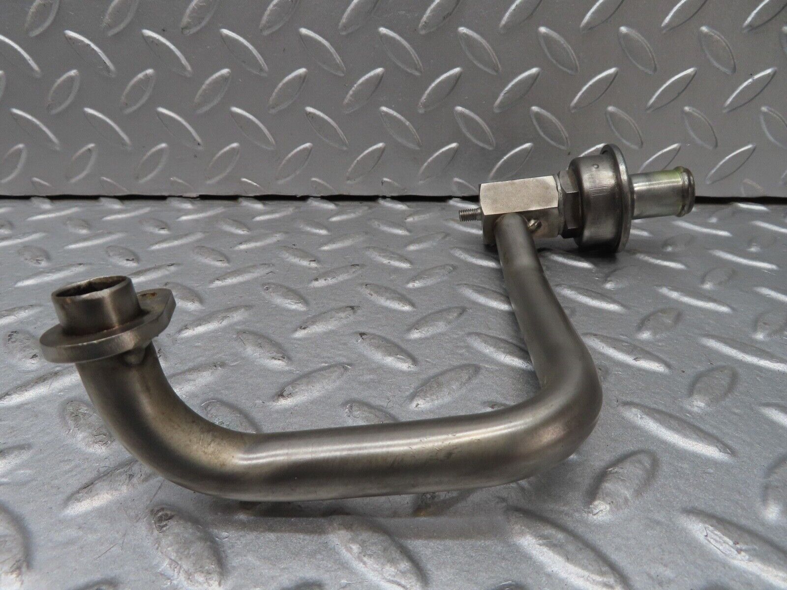 27813 Mercedes-Benz S124 300TE EGR Valve Hose Pipe 0021400060