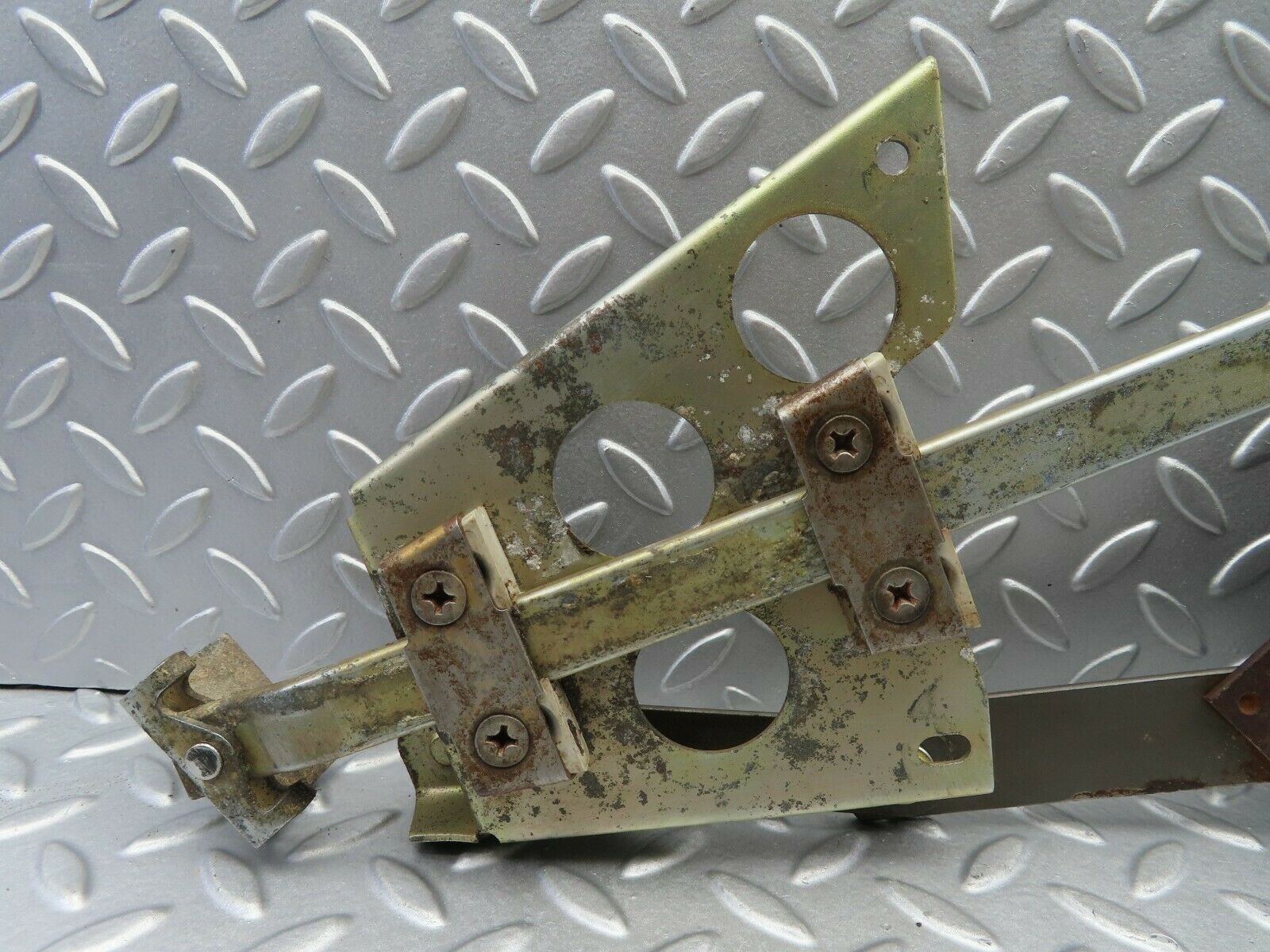 7171 Mercedes-Benz C107 350SLC Coupe Rear Left Power Window Regulator