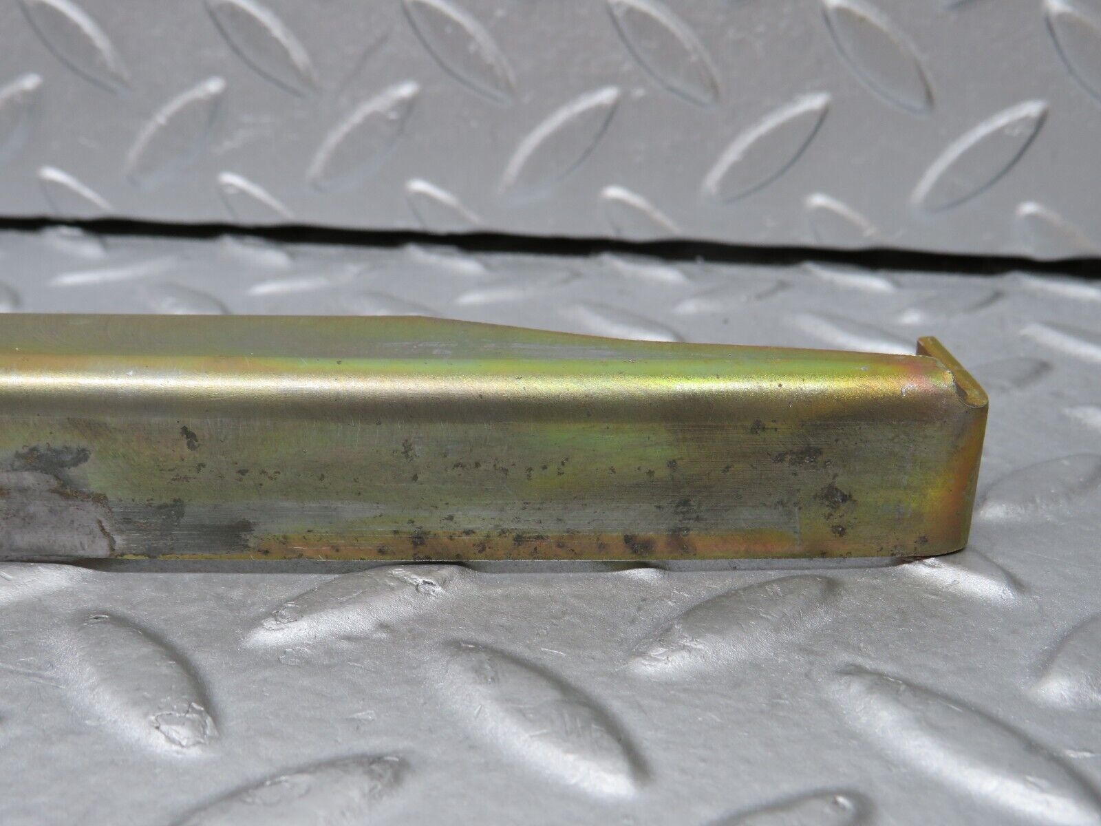 36864 Mercedes-Benz C126 420SEC Coupe Right Door Window Channel