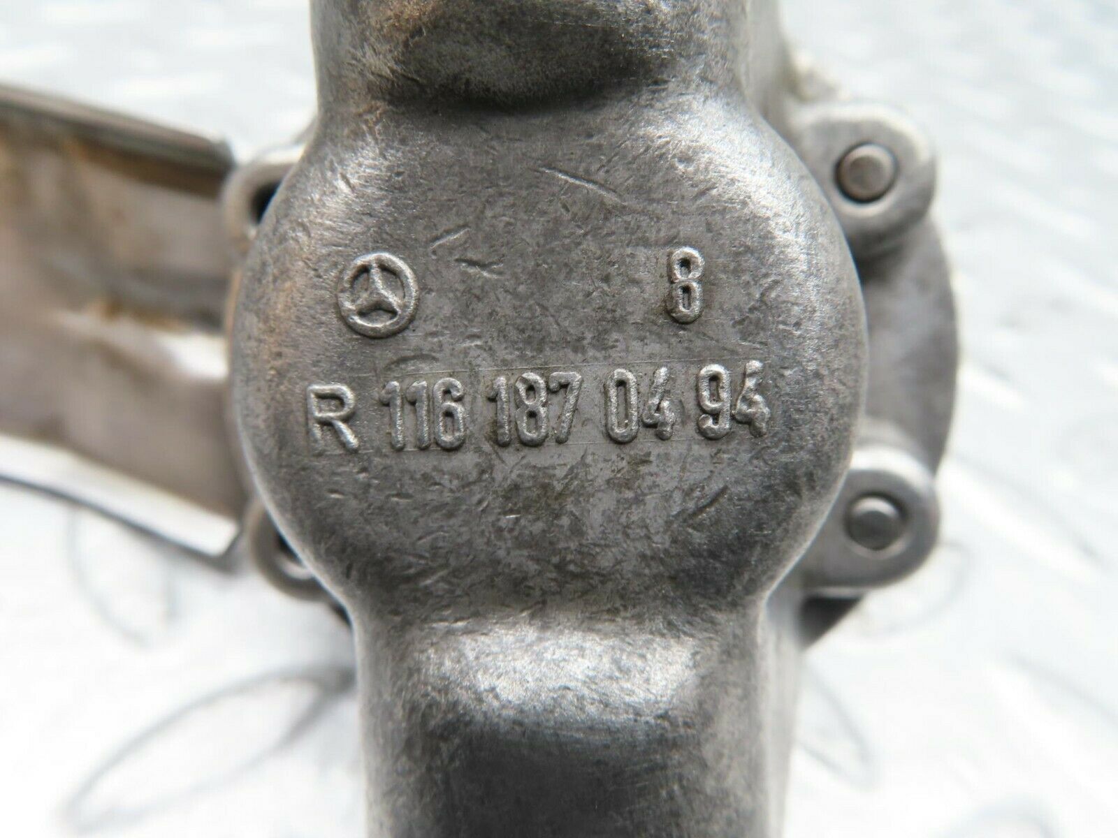 16670 Mercedes-Benz C107 380SLC Oil Pressure Damper 1161870494