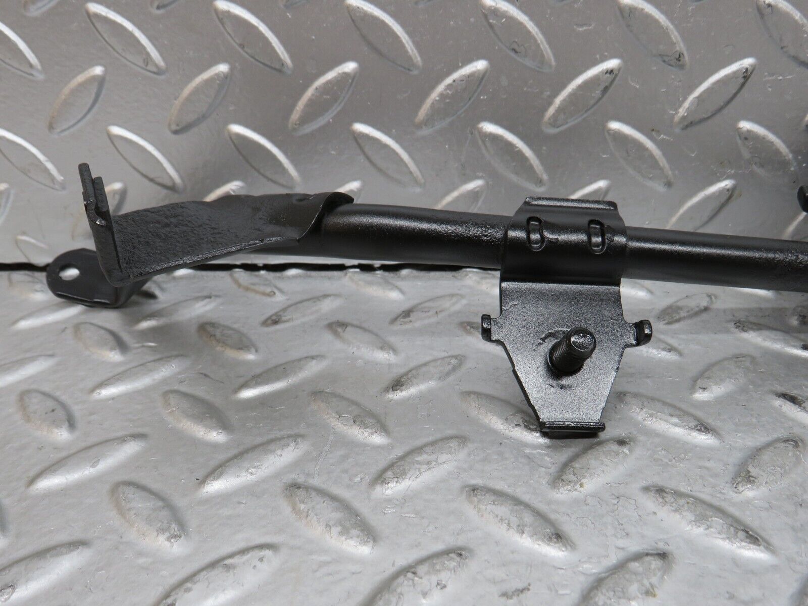 29129 Mercedes-Benz C124 320CE Coupe Horn Bracket