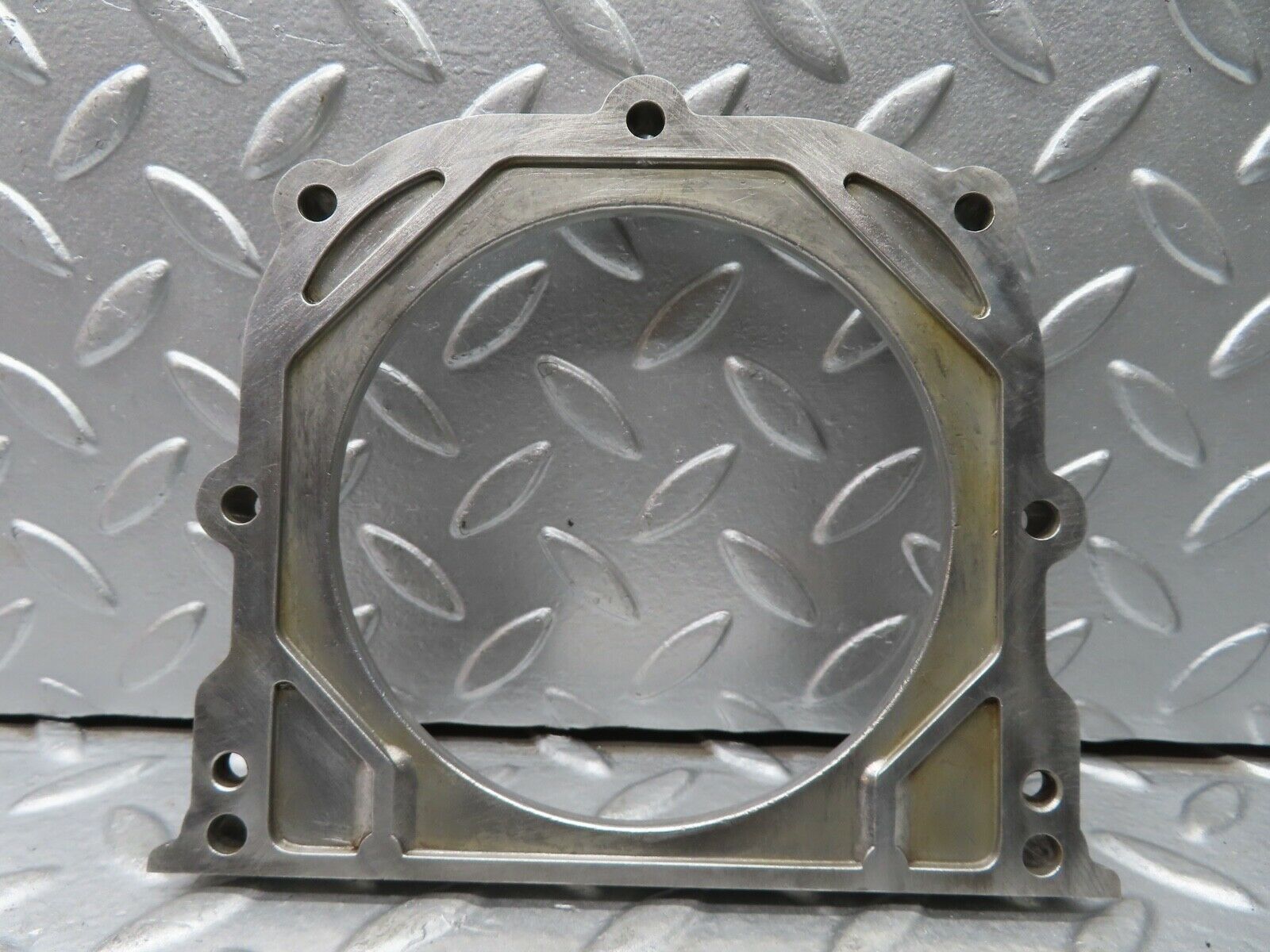 21294 Mercedes-Benz W123 230E Crankshaft Rear Sealing Cover 1020110108