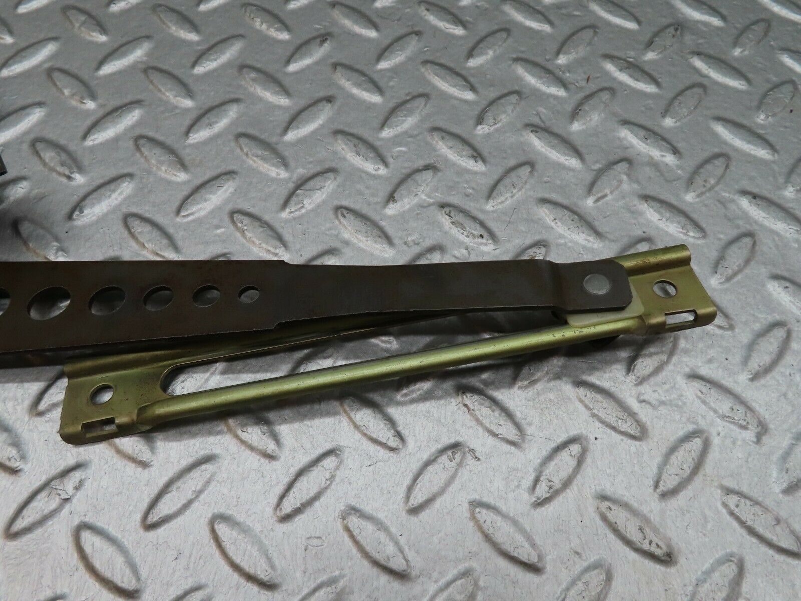 18045 Mercedes-Benz W123 200 Rear Left Manual Window Regulator 1237300146