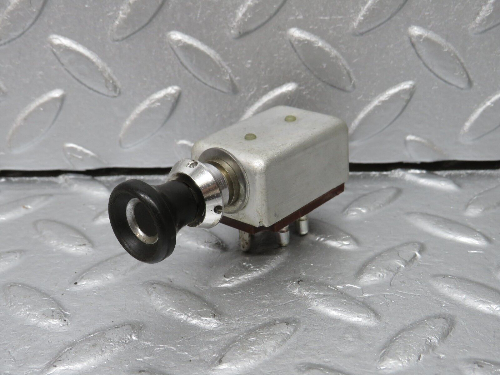 40319 Mercedes-Benz W110 230 Windscreen Wiper Pull Switch 461630