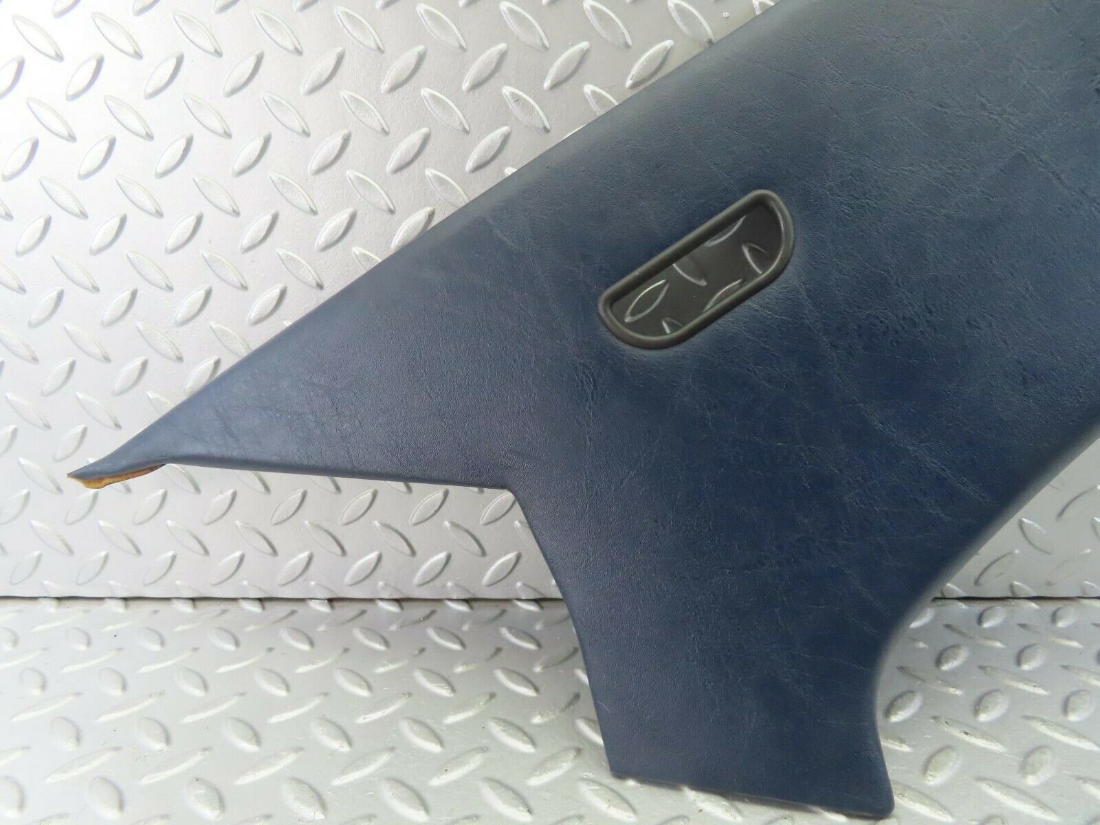 10322 Mercedes-Benz W201 190E C Pillar Cover Trim Left 2016950144