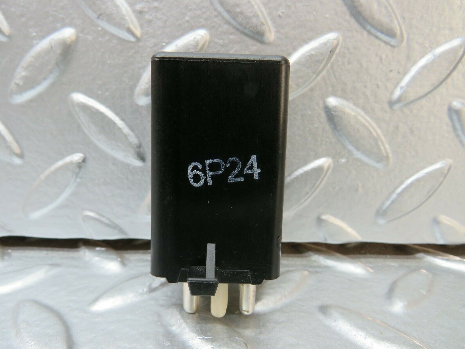 23982 Mercedes-Benz W123 280E Intermittent Wiper Relay 0008210863