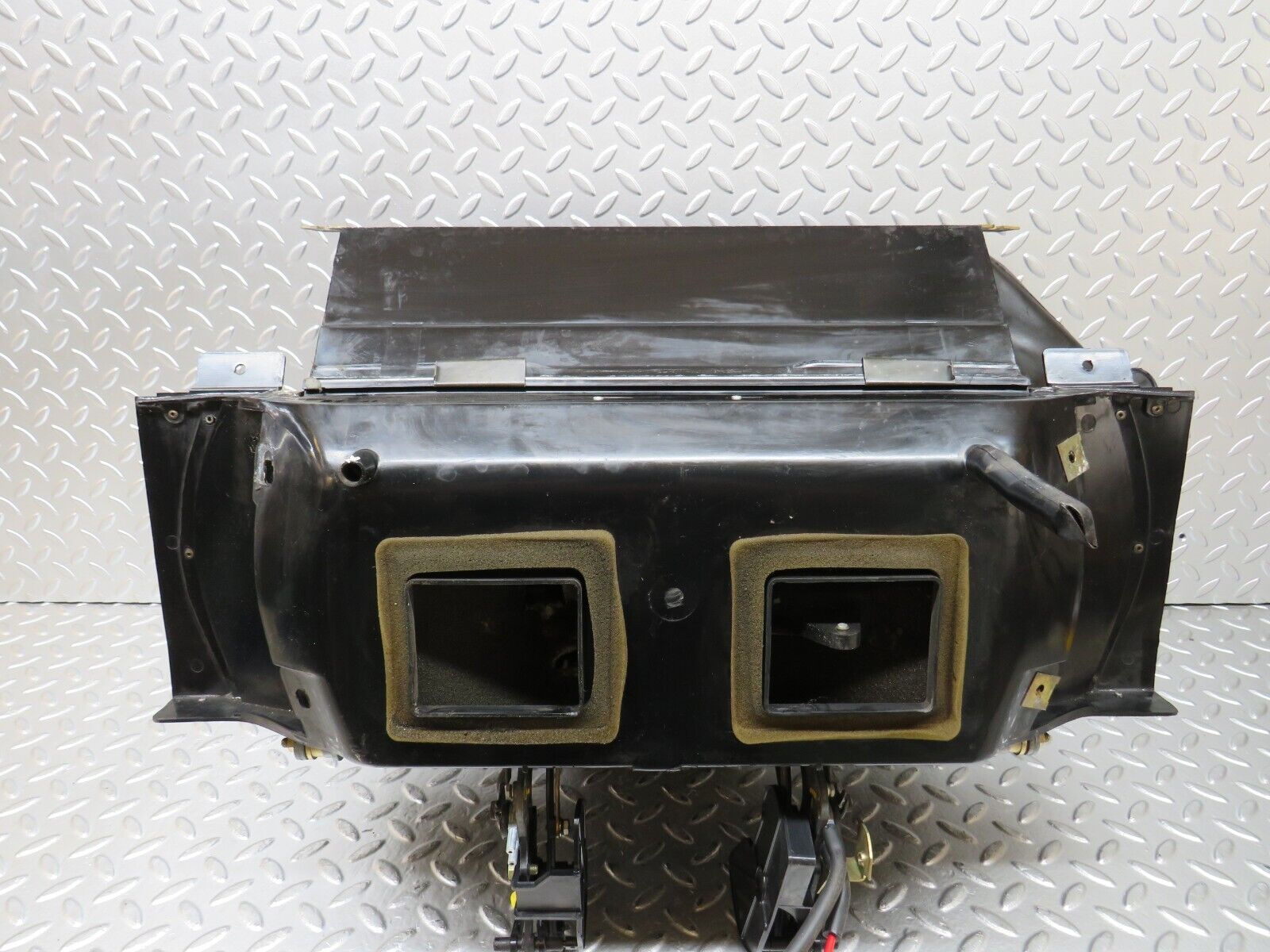 26326 Mercedes-Benz W116 450SE Heater Box Blower Housing