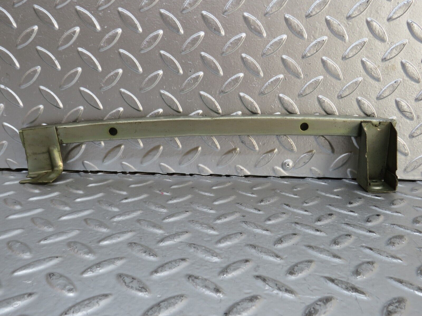 28275 Mercedes-Benz S123 240D Wagon Rear Right Window Channel