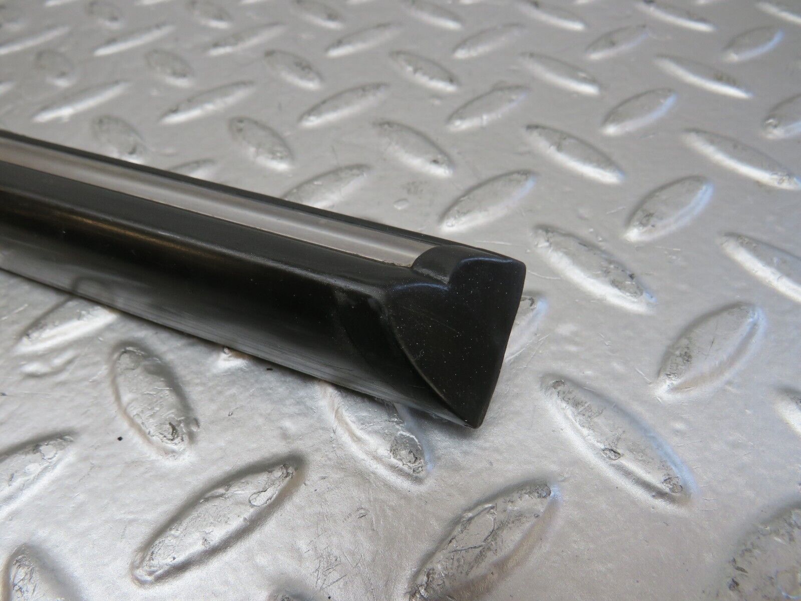 26078 Mercedes-Benz W116 450SE Rear Right Door Centre Moulding Trim