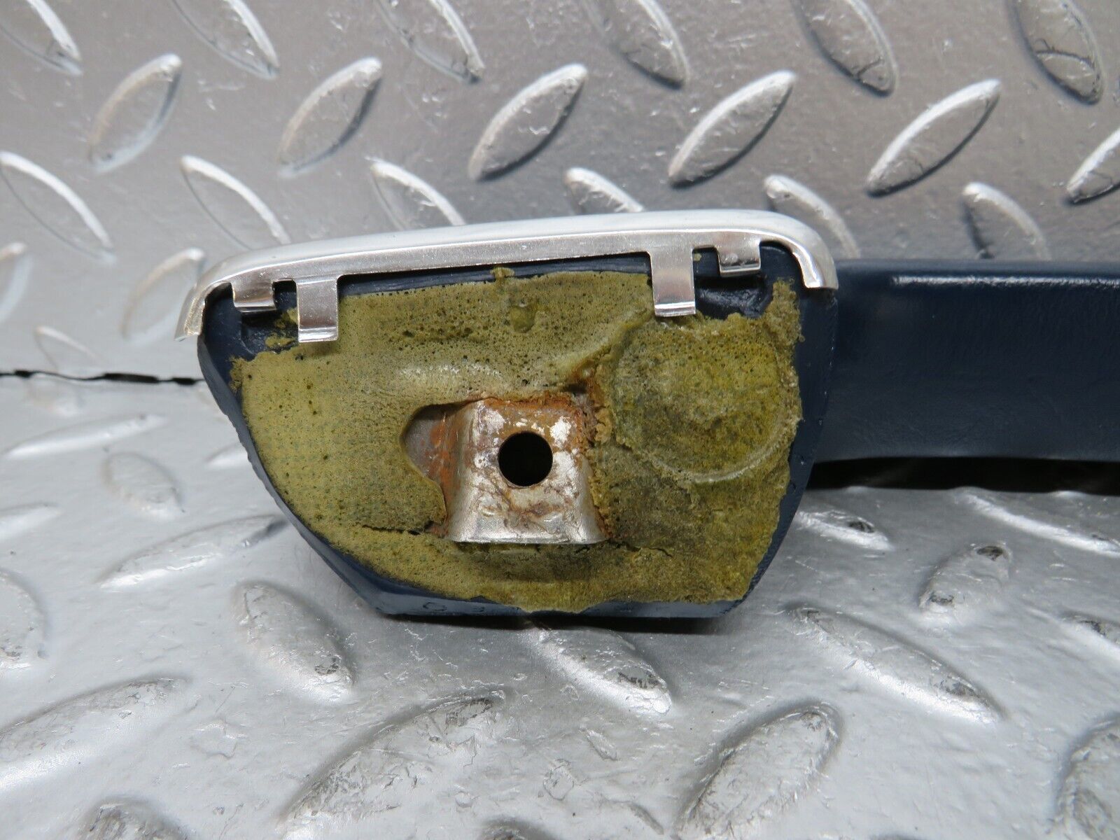 26859 Mercedes-Benz W123 240D Interior Door Handle Rear Left Blue 1239701901