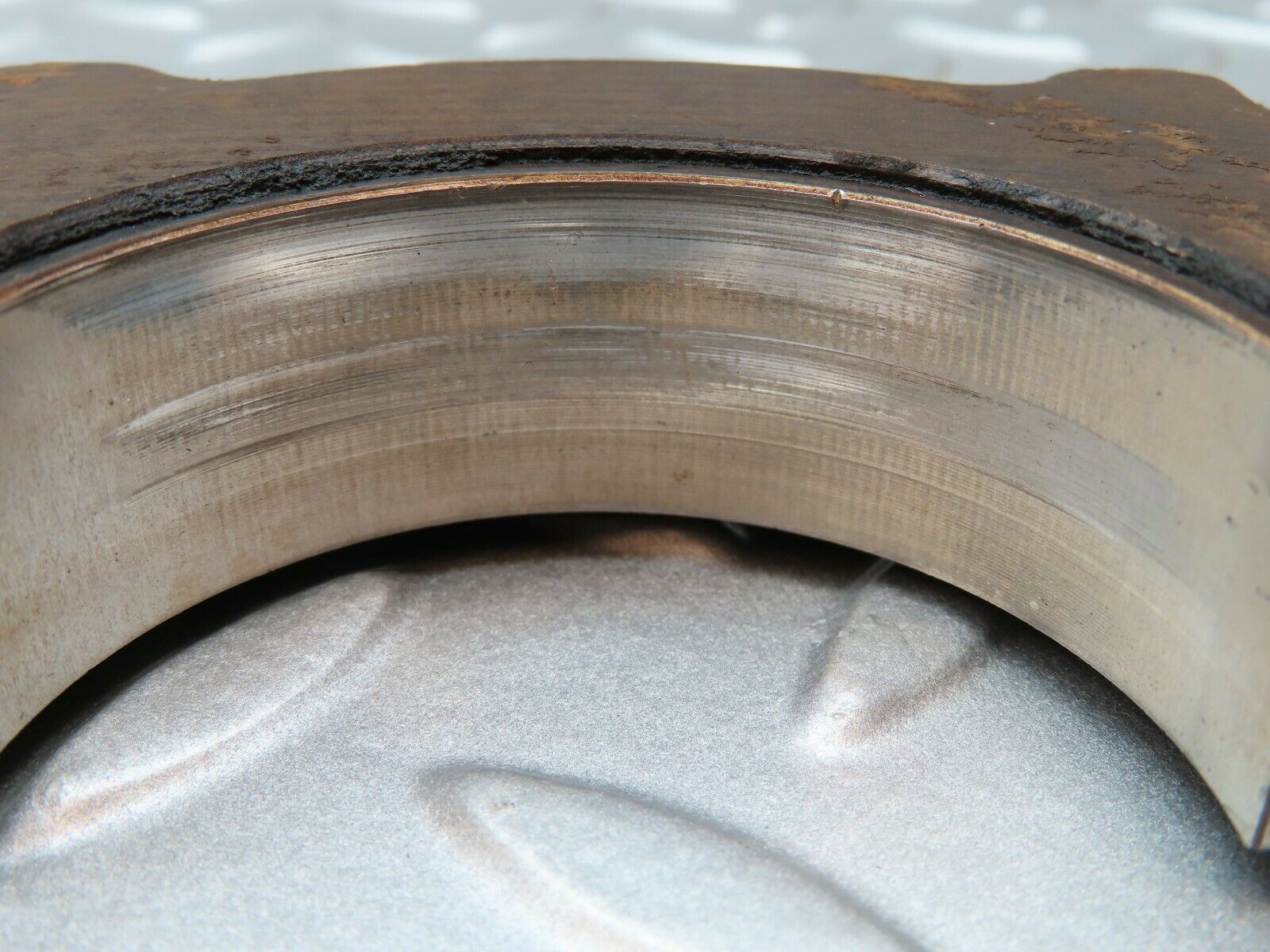 3956 Mercedes-Benz S123 200T Wagon Crankshaft Bearing Holder Block 1020011