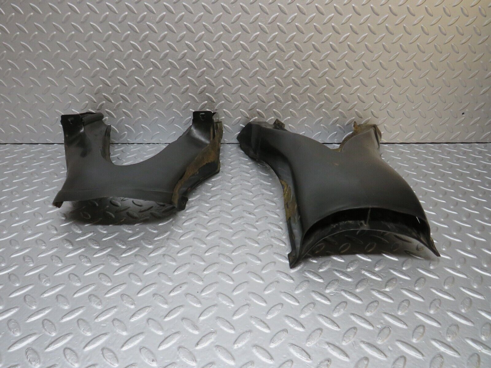 40341 Mercedes-Benz W110 230 Air Duct Vent 1108300045 1108300024